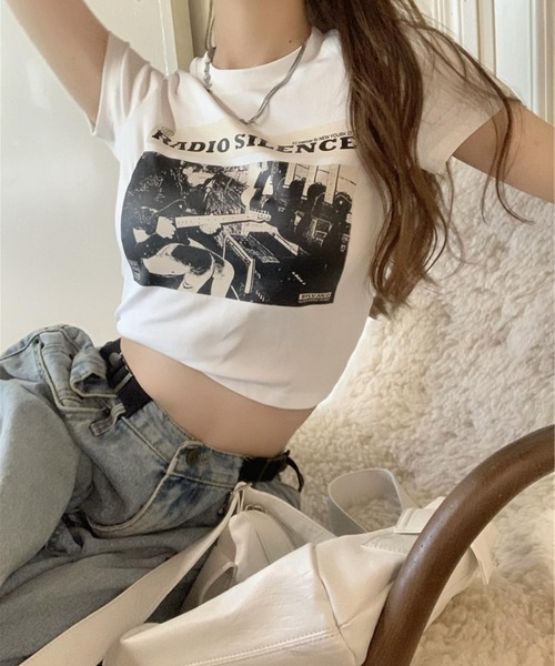 MAISON DE THERESE(メゾン ド テレーズ)の「カレッジロゴ Tシャツ プリント Tシャツ 韓国風 ショート丈 クロップド丈 チビT 半袖(Tシャツ/カットソー・レディース・ブラック/ホワイト・S/M/L/XL)」の21枚目の写真