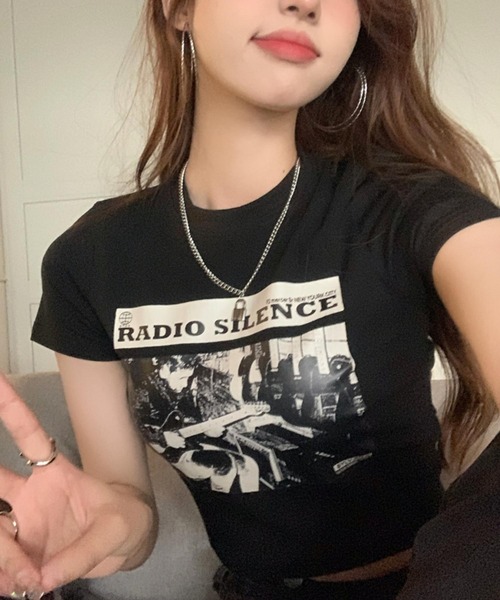 MAISON DE THERESE(メゾン ド テレーズ)の「カレッジロゴ Tシャツ プリント Tシャツ 韓国風 ショート丈 クロップド丈 チビT 半袖(Tシャツ/カットソー・レディース・ブラック/ホワイト・S/M/L/XL)」の10枚目の写真
