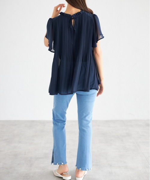 tocco closet(トッコ クローゼット)の「【ZOZO限定】フリルプチハイネックプリーツブラウス(シャツ/ブラウス・レディース・ピンクベージュ/サックスブルー/オフホワイト/ネイビー・M)」の5枚目の写真