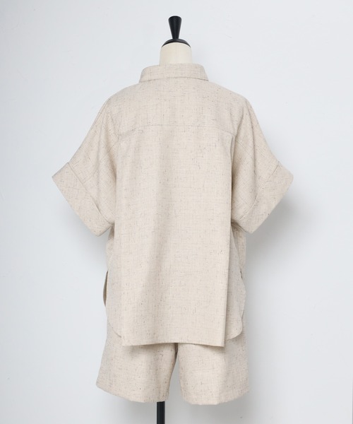 ロールアップスリーブシャツ×ショートパンツセットアップ