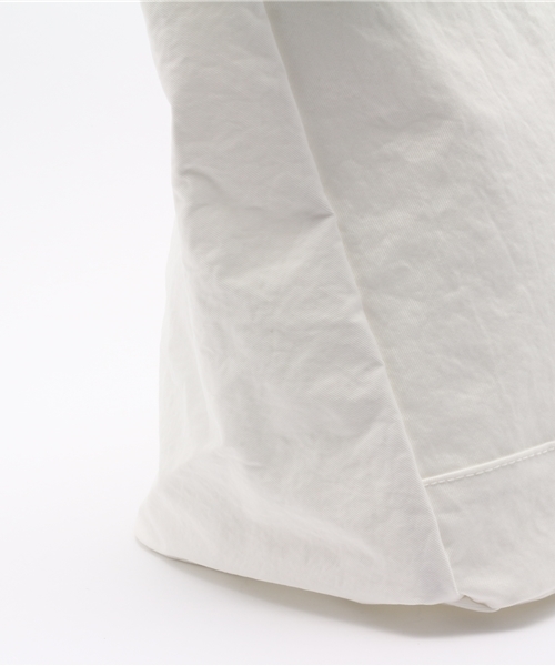 WHO'S WHO gallery（フーズフーギャラリー）の「KONBUトート（トートバッグ・メンズ・ホワイト/ブラック・FREE）」の7枚目の写真