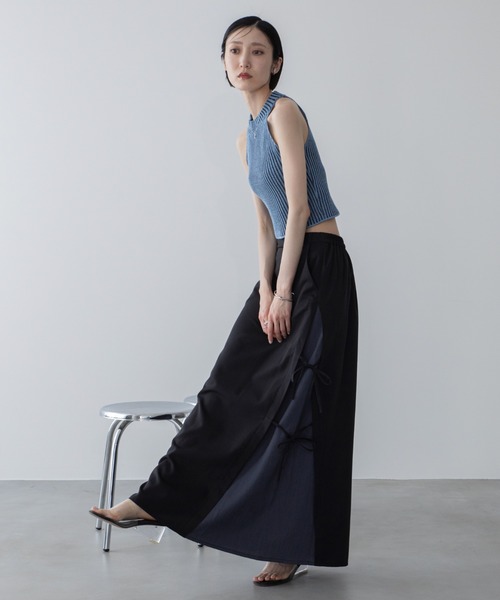 VACANCY(ヴァカンシー)の「サイドリボン配色ロングスカート(スカート・レディース・ブラック/グレー・LARGE/MEDIUM)」の6枚目の写真
