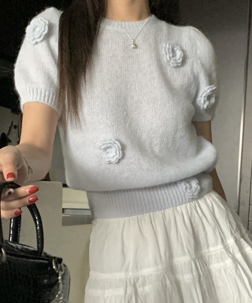Vipoa(ヴィポア)の「flower decoration summer knit(ニット/セーター・レディース・アイボリー/ブルー・FREE)」の2枚目の写真