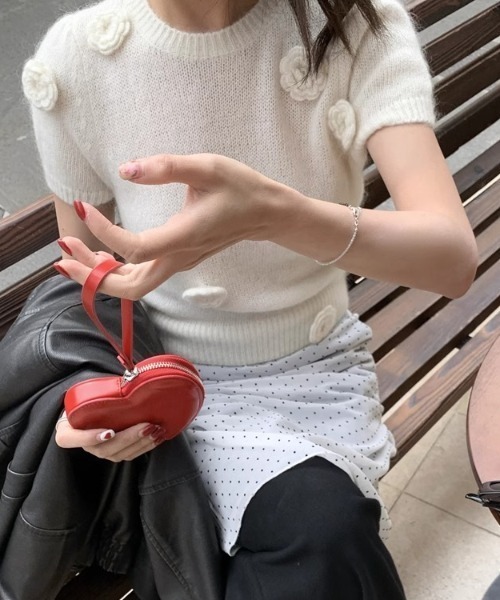 Vipoa(ヴィポア)の「flower decoration summer knit(ニット/セーター・レディース・アイボリー/ブルー・FREE)」の4枚目の写真