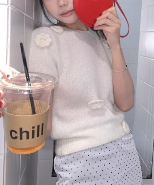 Vipoa(ヴィポア)の「flower decoration summer knit(ニット/セーター・レディース・アイボリー/ブルー・FREE)」の3枚目の写真