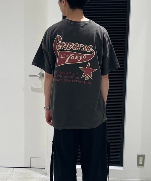 CONVERSE TOKYO(コンバーストウキョウ)の「PIGMENT DYE BACK PRINT TEE(Tシャツ/カットソー・レディース・ブルー/ホワイト/ブラック/パープル/ネイビー・MEDIUM/SMALL)」の19枚目の写真
