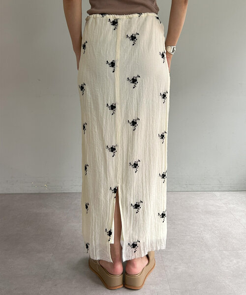 SHENERY（シーナリー）の「エンブロイダリーシアータイトスカート