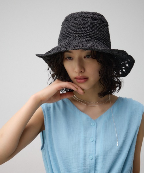 AZUL by moussy（アズールバイマウジー）の「オープンワークニッティングメッシュハット（キャップ・レディース・ブラック/ベージュ・FREE）」の2枚目の写真