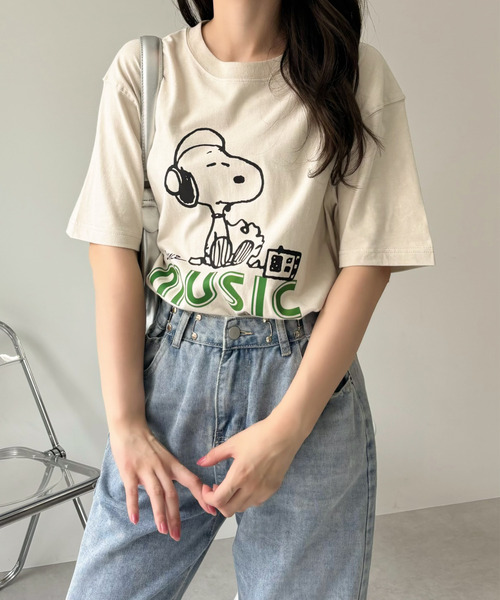 SNOOPY（スヌーピー）の「【PEANUTS/SNOOPY】別注 ピーナッツ スヌーピー 「MUSIC」ヴィンテージ風Tシャツ（Tシャツ/カットソー・レディース・ライトブルー/ブラック/アイボリー・S/M/L/XL）」の7枚目の写真