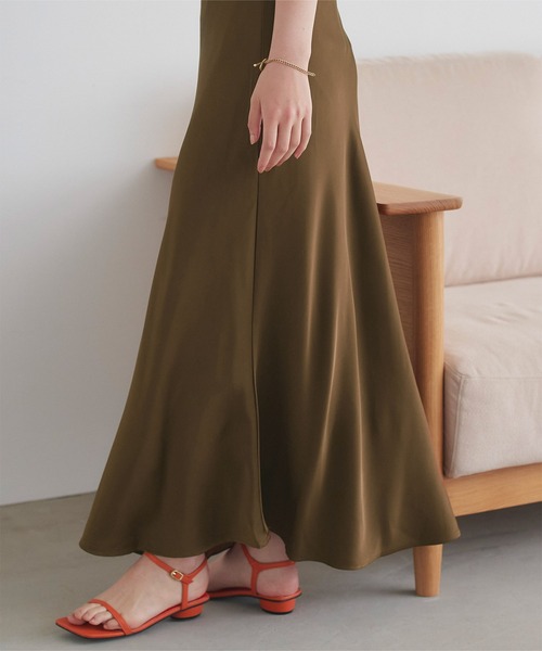 DT☆Intrend「SVAGO」プリーツ サテンフレアスカート DT MaxMara ☆ サテン製 プリーツ フレアスカート SVAGO 2色