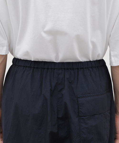 ATON（エイトン）の「ATON (エイトン) HANDE DYED NYLON OVER PANTS PRAGCW0204（スラックス・メンズ・ブラック/ネイビー・4/6）」の20枚目の写真
