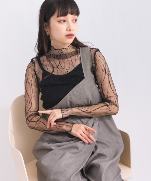 terrace(テラス)の「刺繍チュールトップ(Tシャツ/カットソー・レディース・アイボリー/ブラック系その他2/オフホワイト/ブラック系その他・MEDIUM)」の18枚目の写真