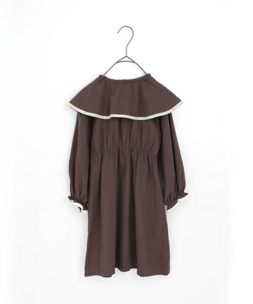 p.premier（ピードットプルミエ）の「イロチ買いしたい衿フリルのワンピース（ワンピース・キッズ・チャコール/イエロー/ブラウン/グリーン/ピンク/レッド・80/90/100/110/120/130/140）」の13枚目の写真