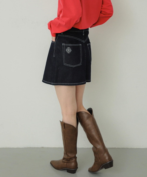 SENSE OF PLACE by URBAN RESEARCH(センスオブプレイスバイアーバンリサーチ)の「シシュウデニムミニスカート(スカート・レディース・ワンウォッシュ/ライトインディゴブルー・SMALL/MEDIUM)」の5枚目の写真