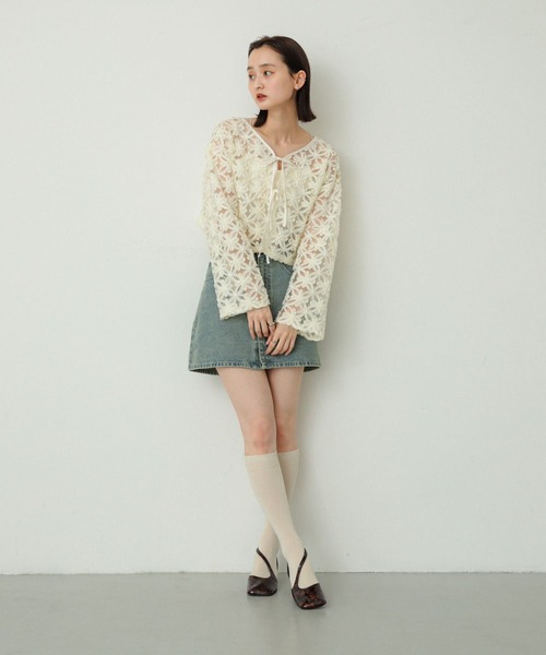 SENSE OF PLACE by URBAN RESEARCH(センスオブプレイスバイアーバンリサーチ)の「シシュウデニムミニスカート(スカート・レディース・ワンウォッシュ/ライトインディゴブルー・SMALL/MEDIUM)」の15枚目の写真