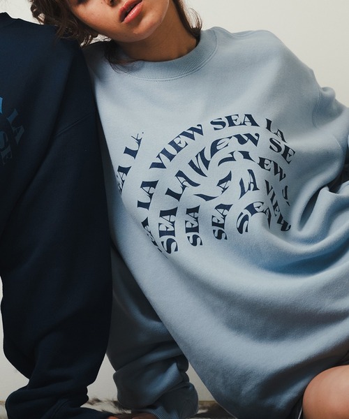 ROOPTOKYO（ループトウキョウ）の「【SEA LA VIEW / シーラビユウ】オーバーサイズ 英字ロゴプリントスウェット 裏毛 ユニセックス オーバーサイズ（スウェット・レディース・ホワイト/ネイビー/サックスブルー・L/M）」の3枚目の写真