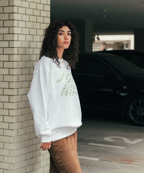 ROOPTOKYO（ループトウキョウ）の「【SEA LA VIEW / シーラビユウ】オーバーサイズ 英字ロゴプリントスウェット 裏毛 ユニセックス オーバーサイズ（スウェット・レディース・ホワイト/ネイビー/サックスブルー・L/M）」の4枚目の写真