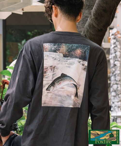 Foxfire（フォックスファイヤー）の「Foxfire/フォックスファイヤー 別注 Foxfire プリントクルーネック ロングスリーブTシャツ/カタログトラウト/バックプリント/リラックスフィット/10.5オンス（Tシャツ/カットソー・メンズ・ホワイト/チャコール/アッシュグレー・LARGE/MEDIUM）」の3枚目の写真