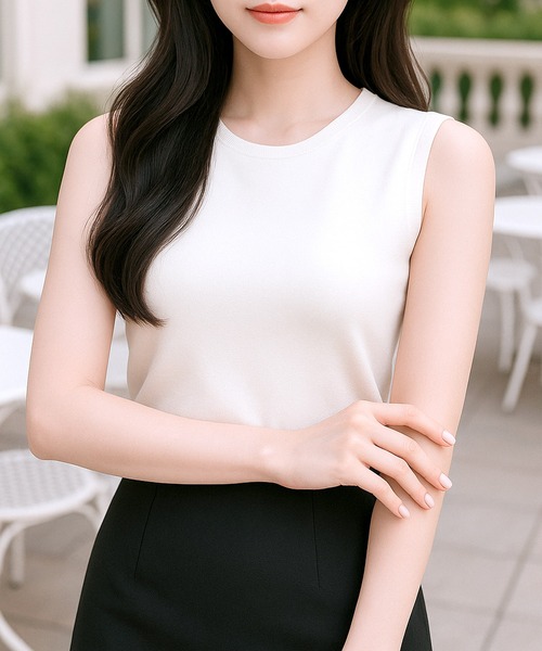 Julia Boutique（ジュリアブティック）の「選べるUネック・Vネック パーソナルカラー ノースリーブニットトップス（ニット/セーター・レディース・アイボリー系2/ホワイト系1/ホワイト系2/グレー系2/ネイビー系2/ベージュ系1/ワイン系2/カーキ系2/ブラック系2/パープル系2/ピンク系1/ピンク系2/カーキ系1/アイボリー系1/ネイビー系1/グレー系1/ベージュ系2/ワイン系1/ブラック系1/パープル系1・ONE）」の2枚目の写真