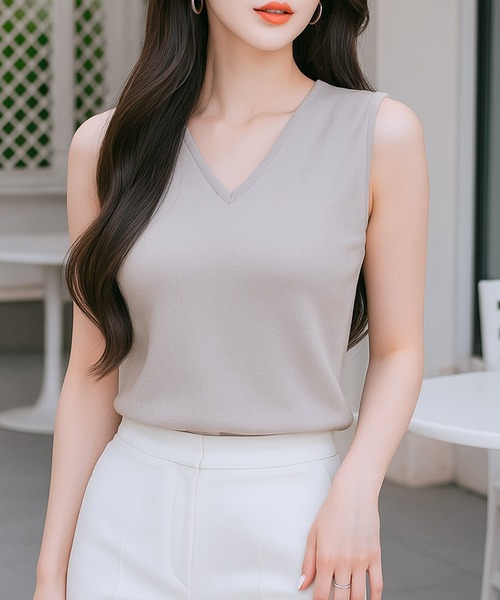 Julia Boutique（ジュリアブティック）の「選べるUネック・Vネック パーソナルカラー ノースリーブニットトップス（ニット/セーター・レディース・アイボリー系2/ホワイト系1/ホワイト系2/グレー系2/ネイビー系2/ベージュ系1/ワイン系2/カーキ系2/ブラック系2/パープル系2/ピンク系1/ピンク系2/カーキ系1/アイボリー系1/ネイビー系1/グレー系1/ベージュ系2/ワイン系1/ブラック系1/パープル系1・ONE）」の7枚目の写真