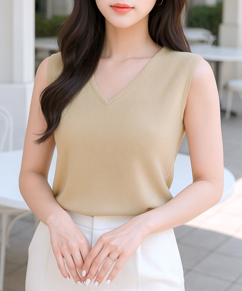 Julia Boutique（ジュリアブティック）の「選べるUネック・Vネック パーソナルカラー ノースリーブニットトップス（ニット/セーター・レディース・アイボリー系2/ホワイト系1/ホワイト系2/グレー系2/ネイビー系2/ベージュ系1/ワイン系2/カーキ系2/ブラック系2/パープル系2/ピンク系1/ピンク系2/カーキ系1/アイボリー系1/ネイビー系1/グレー系1/ベージュ系2/ワイン系1/ブラック系1/パープル系1・ONE）」の9枚目の写真