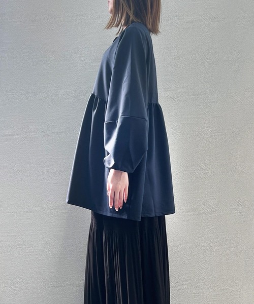 reca（レカ）の「ペプラムギャザーノーカラージャケット（スーツジャケット・レディース・グレイッシュベージュ/ブラック/ネイビー/サンドベージュ/ベージュ・M/L）」の11枚目の写真