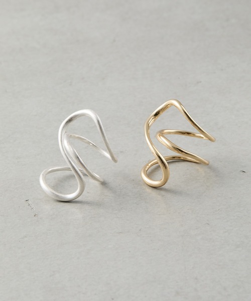 COLONY 2139（コロニートゥーワンスリーナイン）の「レイヤードラインリング（リング・レディース・ゴールド/シルバー・FREE）」の3枚目の写真