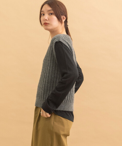 POU DOU DOU（プードゥドゥ）の「フラワー刺繍ニットベスト（ベスト・レディース・キナリ/ダークグレー/アイボリー・M）」の15枚目の写真