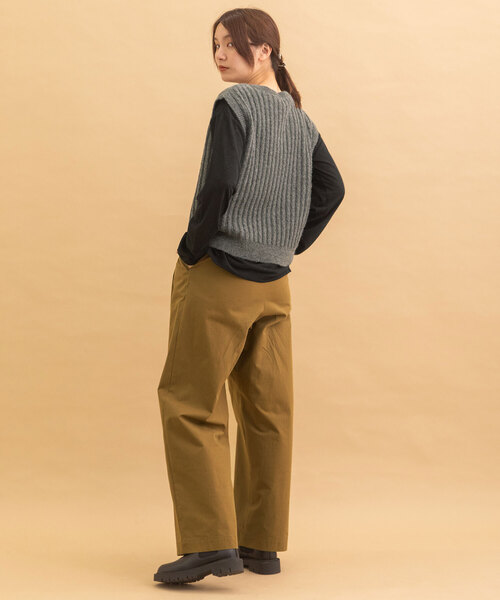 POU DOU DOU（プードゥドゥ）の「フラワー刺繍ニットベスト（ベスト・レディース・キナリ/ダークグレー/アイボリー・M）」の19枚目の写真