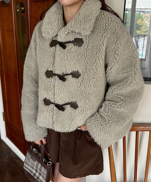 INTER FACTORY（インターファクトリー）の「ゆづき/ラメボアスタンドジャケット made in INTER FACTORY（その他アウター・レディース・ブラウン/グレイッシュベージュ・FREE）」の3枚目の写真