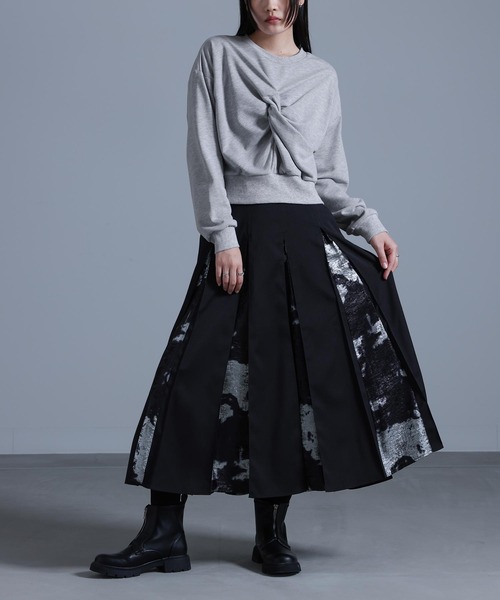 kOhAKU（コハク）の「『箔プリント切替フレアスカート』（スカート・レディース・ブラック/グレー・1/2）」の15枚目の写真