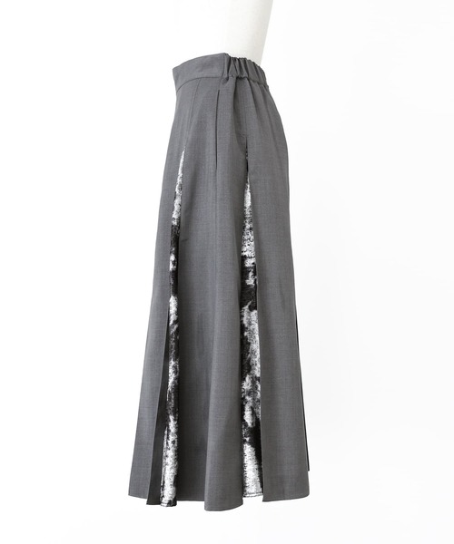 kOhAKU（コハク）の「『箔プリント切替フレアスカート』（スカート・レディース・ブラック/グレー・1/2）」の17枚目の写真