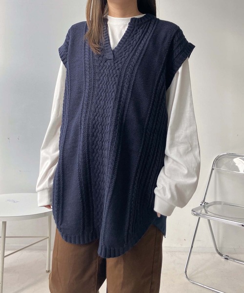AS KNOW AS plus(アズノゥアズプラス)の「◇裾まるケーブル編みチュニックベスト(ベスト・レディース・ベージュ/ネイビー/ブラウン/グリーン/ネイビー系/ブラウン系/レッド系/ベージュ系/グリーン系1/ベージュ系1/ネイビー系1/アイボリー系1/ブラック系2/カーキ系2/ベージュ系2・FREE)」の14枚目の写真