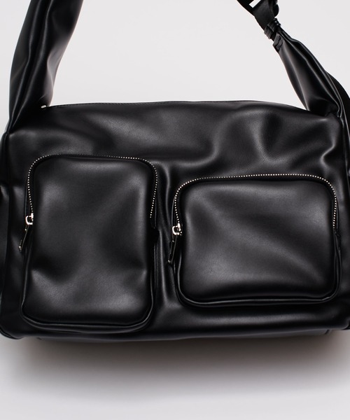 Lui's（ルイス）の「【Neucon/ニューコン】 スクエアマルチポケットシンセティックレザーショルダーバッグ（ショルダーバッグ・メンズ・ブラウン/ブラック・FREE）」の3枚目の写真