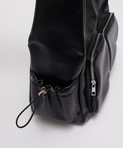 Lui's（ルイス）の「【Neucon/ニューコン】 スクエアマルチポケットシンセティックレザーショルダーバッグ（ショルダーバッグ・メンズ・ブラウン/ブラック・FREE）」の4枚目の写真