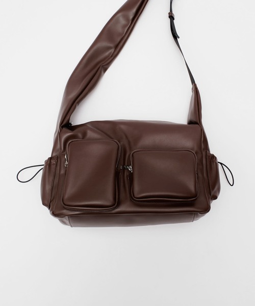 Lui's（ルイス）の「【Neucon/ニューコン】 スクエアマルチポケットシンセティックレザーショルダーバッグ（ショルダーバッグ・メンズ・ブラウン/ブラック・FREE）」の19枚目の写真