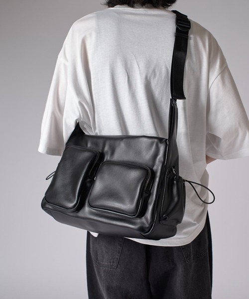 Lui's（ルイス）の「【Neucon/ニューコン】 スクエアマルチポケットシンセティックレザーショルダーバッグ（ショルダーバッグ・メンズ・ブラウン/ブラック・FREE）」の21枚目の写真