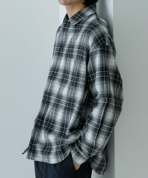 URBAN RESEARCH(アーバンリサーチ)の「オンブレーネルシャツ(シャツ/ブラウス・メンズ・ブラック/ブラウン・MEDIUM/LARGE)」の5枚目の写真