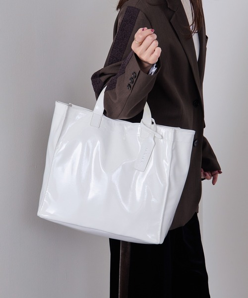 cache cache（カシュ カシュ）の「【cache cache】ソフトエナメルショッパーバッグ（トートバッグ・レディース・レオパード/ブラック/ライトグリーン/ブルー/アイボリー/ホワイト/ベージュ・FREE）」の11枚目の写真