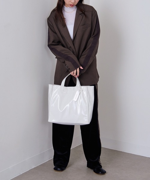 cache cache（カシュ カシュ）の「【cache cache】ソフトエナメルショッパーバッグ（トートバッグ・レディース・レオパード/ブラック/ライトグリーン/ブルー/アイボリー/ホワイト/ベージュ・FREE）」の12枚目の写真