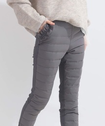 ポケットフリル付きダウンパンツ