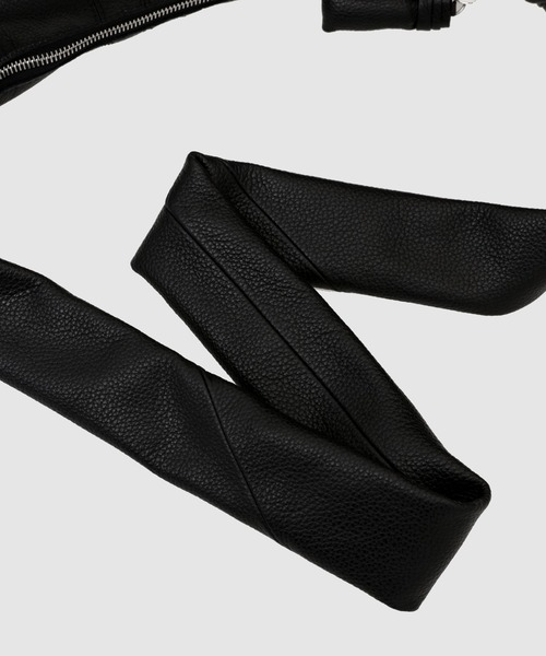LEMAIRE（ルメール）の「SMALL CROISSANT BAG（ショルダーバッグ・メンズ・ブラウン/ブラック/ゴールド/ブラウン系その他/カーキ/その他・ONE SIZE）」の8枚目の写真