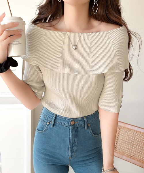 classicalelf(クラシカルエルフ)の「大人フェミニンな着こなし。オフショルリブニット(半袖)(Tシャツ/カットソー・レディース・グレイッシュベージュ/ブラック/オフホワイト/ブルー・X-LARGE/SMALL/MEDIUM/LARGE)」の3枚目の写真