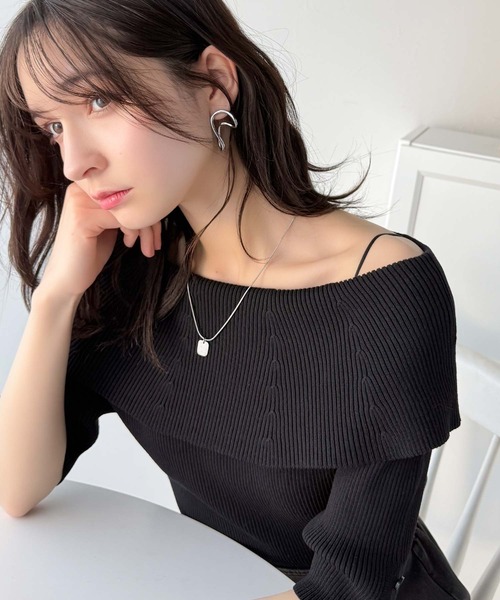 classicalelf(クラシカルエルフ)の「大人フェミニンな着こなし。オフショルリブニット(半袖)(Tシャツ/カットソー・レディース・グレイッシュベージュ/ブラック/オフホワイト/ブルー・X-LARGE/SMALL/MEDIUM/LARGE)」の22枚目の写真