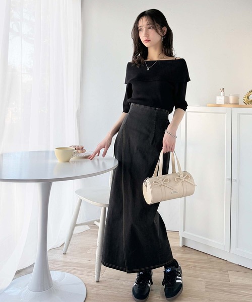 classicalelf(クラシカルエルフ)の「大人フェミニンな着こなし。オフショルリブニット(半袖)(Tシャツ/カットソー・レディース・グレイッシュベージュ/ブラック/オフホワイト/ブルー・X-LARGE/SMALL/MEDIUM/LARGE)」の21枚目の写真