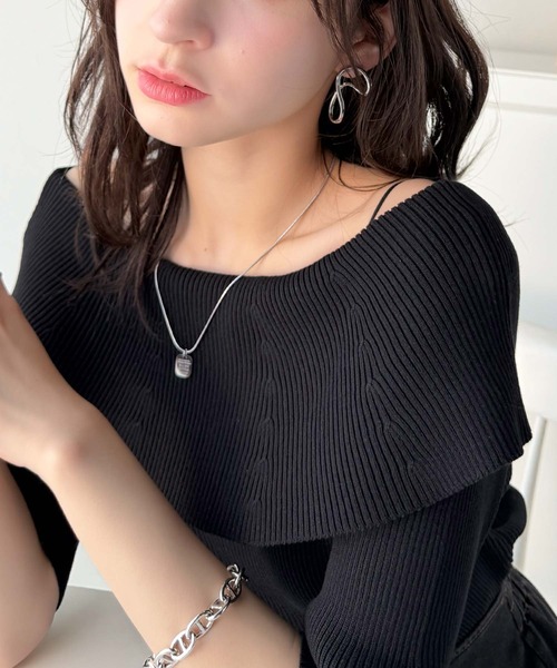 classicalelf(クラシカルエルフ)の「大人フェミニンな着こなし。オフショルリブニット(半袖)(Tシャツ/カットソー・レディース・グレイッシュベージュ/ブラック/オフホワイト/ブルー・X-LARGE/SMALL/MEDIUM/LARGE)」の6枚目の写真