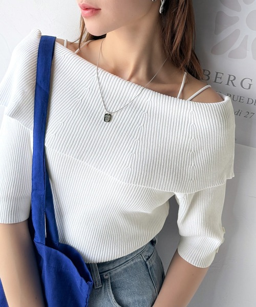 classicalelf(クラシカルエルフ)の「大人フェミニンな着こなし。オフショルリブニット(半袖)(Tシャツ/カットソー・レディース・グレイッシュベージュ/ブラック/オフホワイト/ブルー・X-LARGE/SMALL/MEDIUM/LARGE)」の5枚目の写真