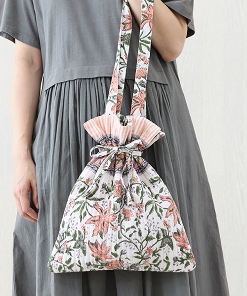 チチカカ（チチカカ）の「ブロックプリントキルト巾着トートバッグ【WEB限定】（トートバッグ・レディース・イエロー/ターコイズブルー/ブルー/ピンク・FREE）」の4枚目の写真