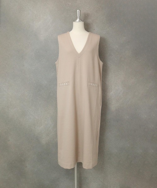 STUDIO PICONE(スタジオピッコーネ)の「Vネックジャンパースカート(ワンピース・レディース・ホワイト/ネイビー/ベージュ・M/LL/L)」の2枚目の写真