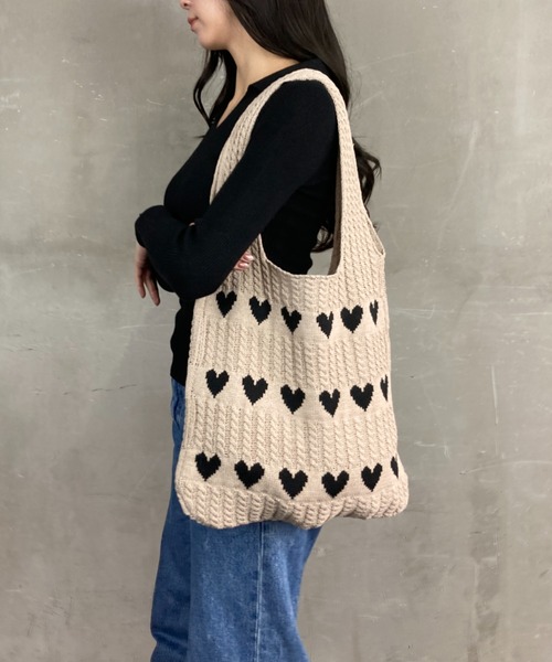 Loco Ocean(ロコオーシャン)の「ハート刺繍ニットバッグ トートバッグ(トートバッグ・レディース・ブラック/レッド/グリーン・ONE SIZE)」の2枚目の写真